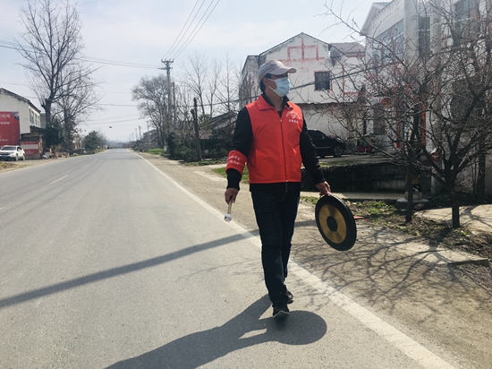 【黨員在一線】向宗強：一面鑼一段路一份情