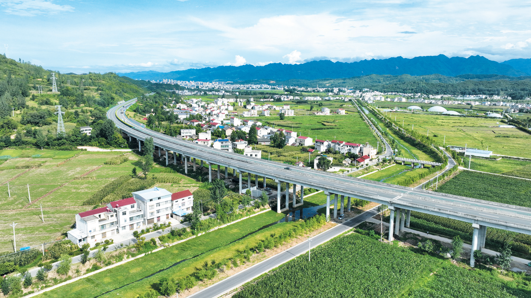 路暢產(chǎn)業(yè)興