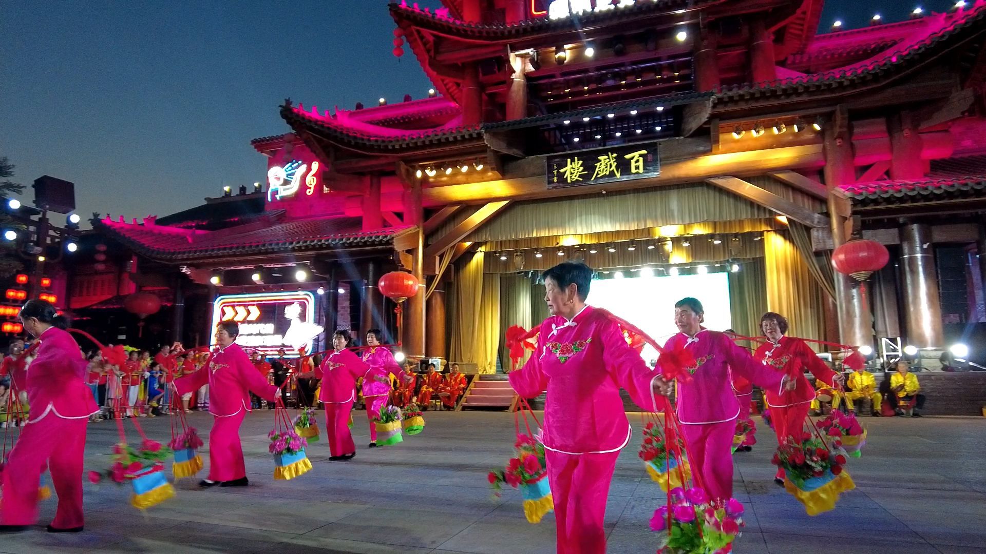 “大地歡歌 荊楚四季村晚” 感受房縣民間民俗文藝魅力