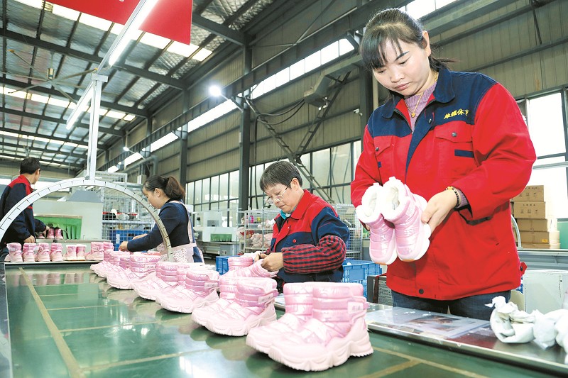 工廠開到家門口掙錢顧家兩不誤