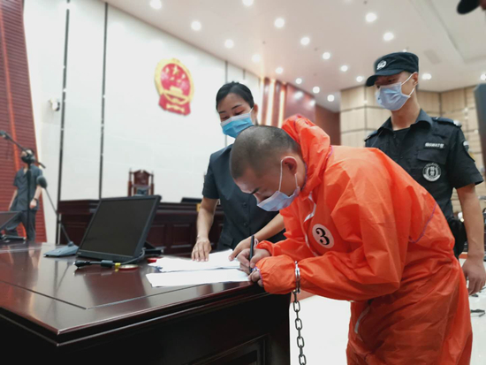 房縣法院審執(zhí)聯(lián)動：打擊黑惡犯罪??優(yōu)化營商環(huán)境