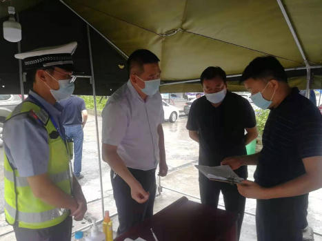 市政協副主席崔曉宏來九道鄉(xiāng)督導疫情防控工作