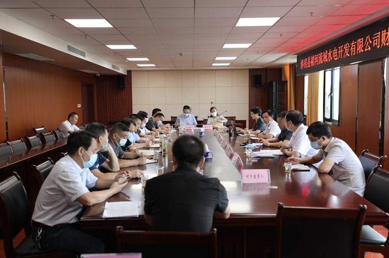 法治是最好的營商環(huán)境 房縣法院舉行涉企案件經(jīng)濟(jì)影響評(píng)價(jià)聽證會(huì)