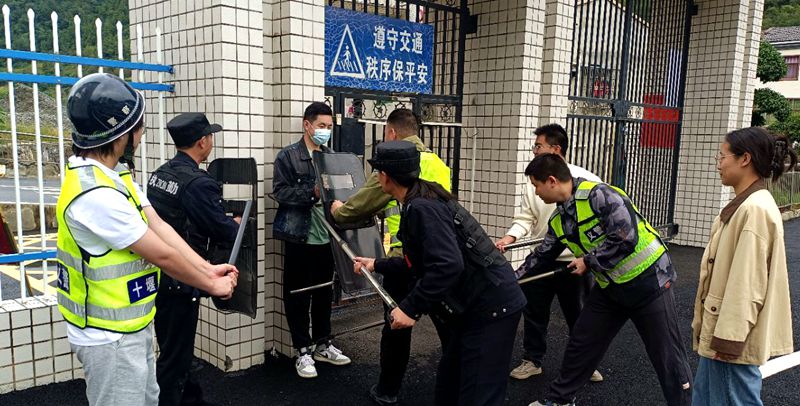 上龕學(xué)校：組織反恐防暴演練 守護全體師生安全