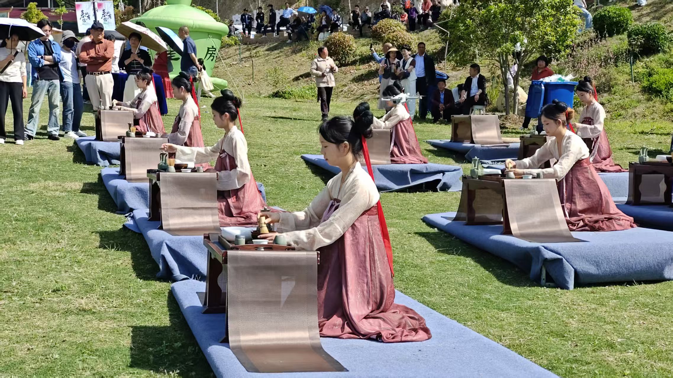 春風有信 茶陶有約：房縣第五屆“神農貢”茶王爭霸賽暨窯淮鎮茶旅文化活動啟幕