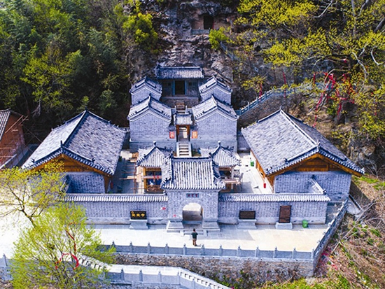 詩(shī)祖故里著鴻篇