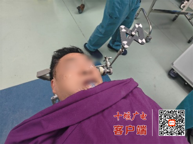 機(jī)器人精準(zhǔn)導(dǎo)航，十堰人醫(yī)完成經(jīng)鼻垂體瘤微創(chuàng)手術(shù)