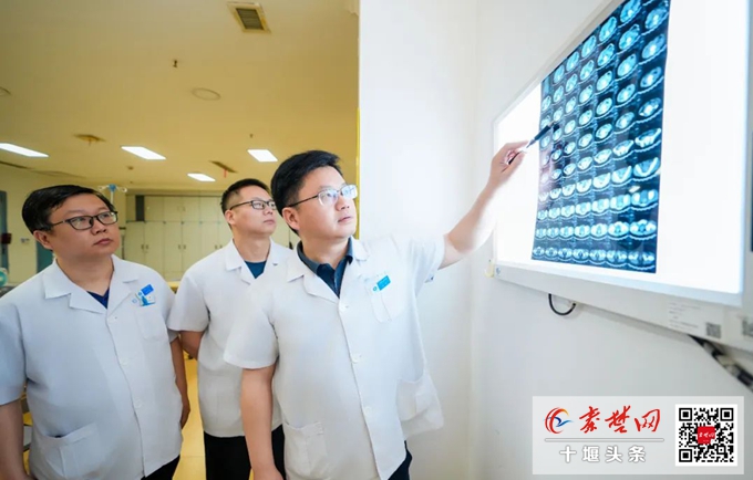 勇闖“生命禁區(qū)”！十堰人醫(yī)腹腔鏡技術(shù)引領(lǐng)肝門部膽管癌治療新標(biāo)桿