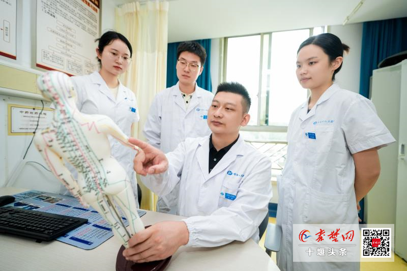 十堰人醫(yī)傳統(tǒng)中醫(yī)針灸科讓困擾患者20多年的慢性蕁麻疹不再“卷土重來”